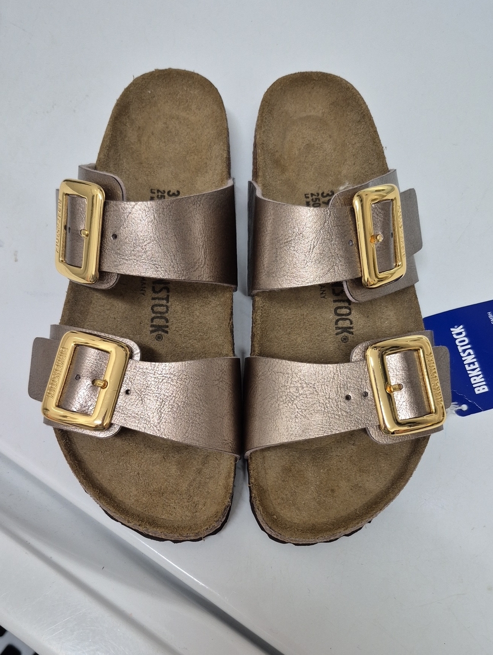 Nwt Birkenstock Double Buckle Arizona Sandal in Metallic Rose